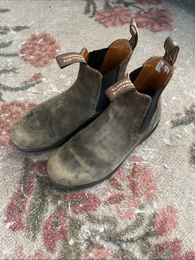 Blundstone Rustic Brown Chelsea Boots - Slip-On Leather